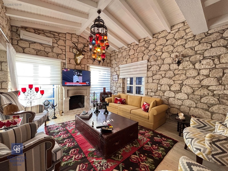 Alaçatı Hacımemişte Müstakil Havuzlu Bahçeli 3+1 Kiralık Villa — fotoğraf 15