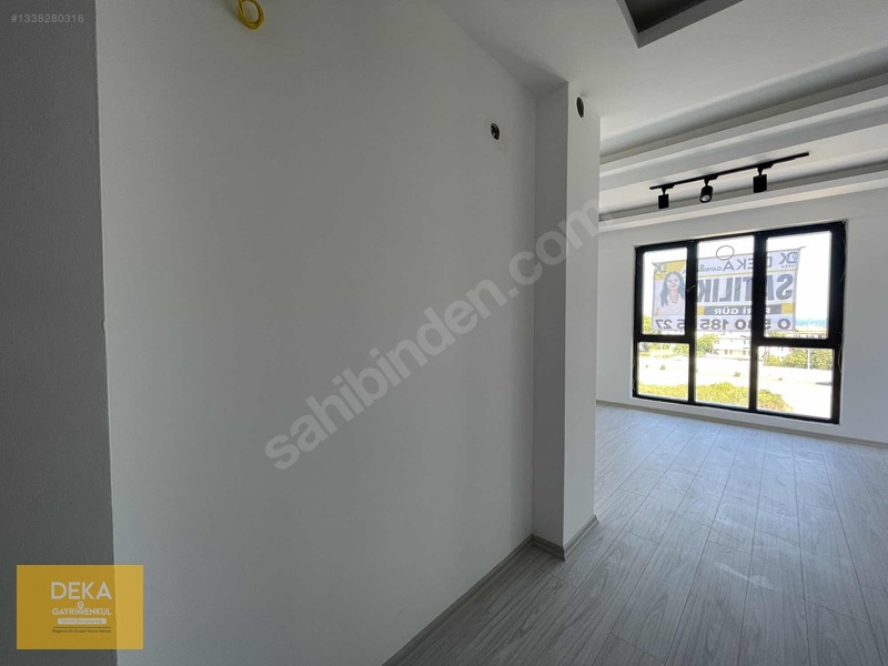 Deka Gayrimenkul'den Deniz Manzaralı Ana Yola Cephe Satılık 2+1 — fotoğraf 19