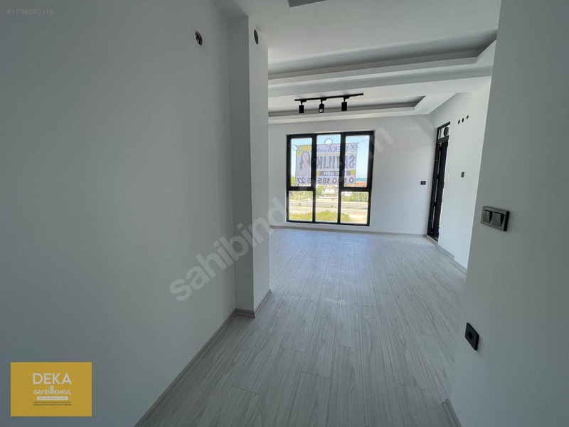 Deka Gayrimenkul'den Deniz Manzaralı Ana Yola Cephe Satılık 2+1 — fotoğraf 20