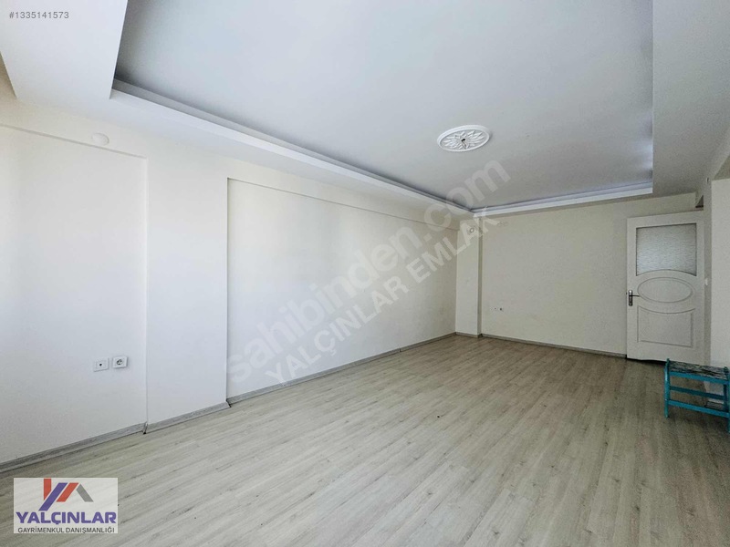 Yalçınlar'dan Muratbey'de Merkezde İzban Dibi Satılık 3+1 Daire — fotoğraf 2