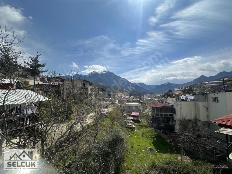 Selçuk Emlaktan İstiklal Mahallesinde Satılık Müstakil Ev — fotoğraf 2