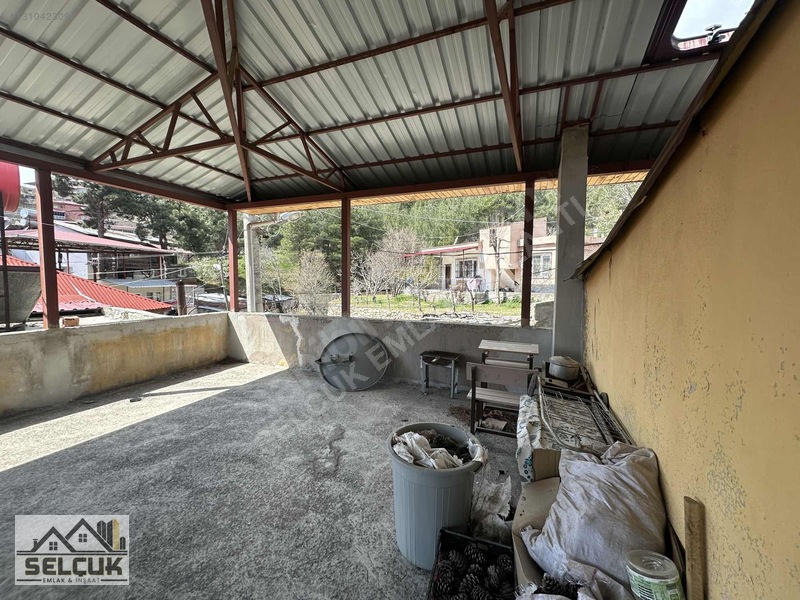 Selçuk Emlaktan İstiklal Mahallesinde Satılık Müstakil Ev — fotoğraf 8