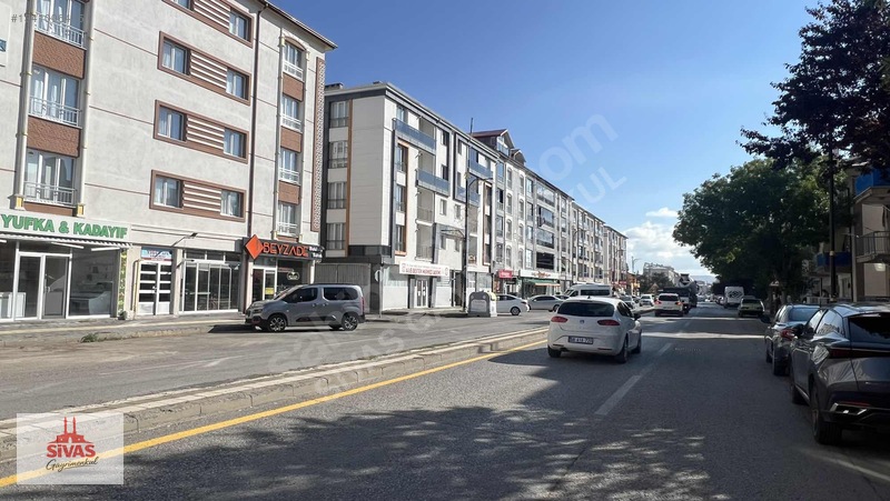Alibabada Aşık Veysel Cadde Üzeri 3+1 Satılık Daire — fotoğraf 3