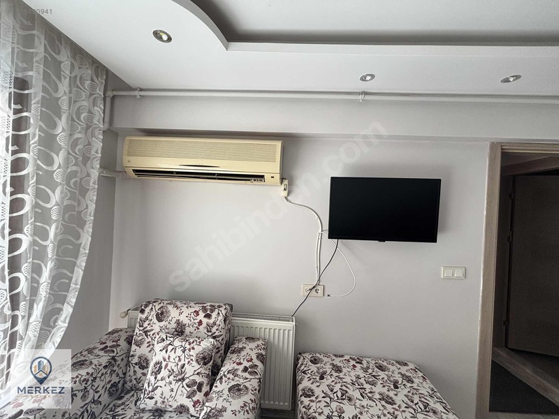 Merkez Emlak'tan Muradiye'de 2+1 Ara Kat Eşyalı Klimalı Daire — fotoğraf 5