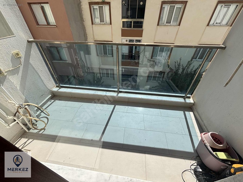 Merkez Emlak'tan Muradiye'de 2+1 Ara Kat Eşyalı Klimalı Daire — fotoğraf 7