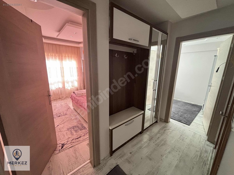 Merkez Emlak'tan Muradiye'de 2+1 Ara Kat Eşyalı Klimalı Daire — fotoğraf 11