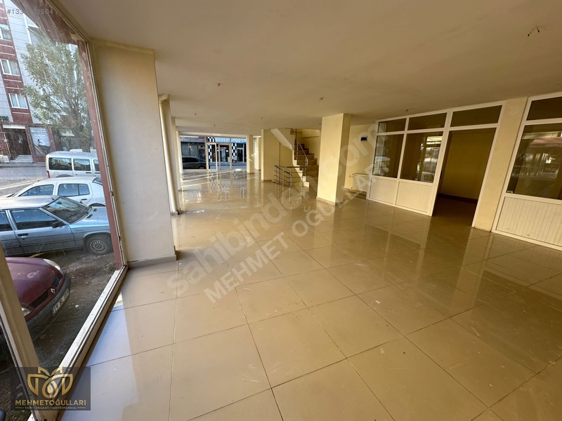 Mehmetoğullarından Selimiye Cami Yakını Köşe Başı 200 M² Dükkan — fotoğraf 2