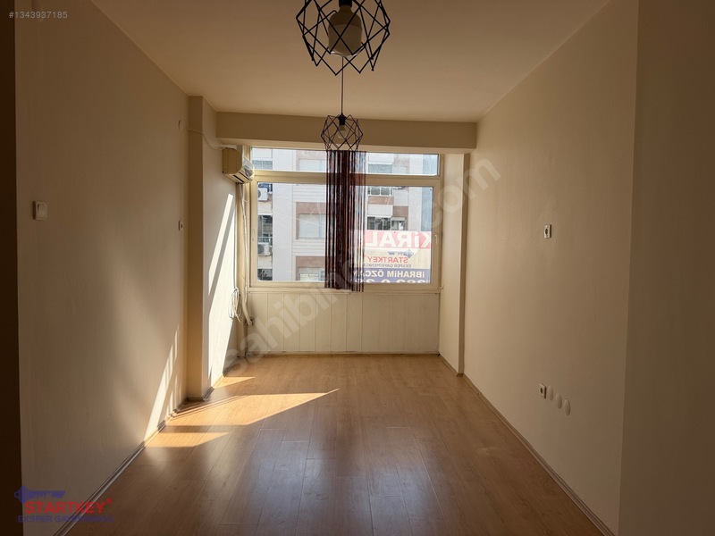 Karşıyaka'da Merkezi Konumda Kiralık 2+1 Daire — fotoğraf 3