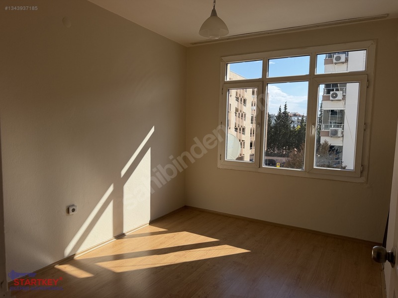 Karşıyaka'da Merkezi Konumda Kiralık 2+1 Daire — fotoğraf 6