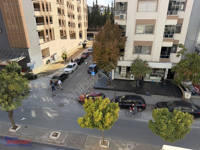 Karşıyaka'da Merkezi Konumda Kiralık 2+1 Daire — fotoğraf 12