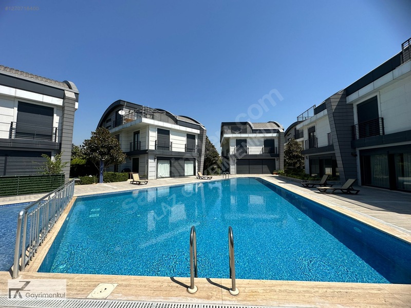 Mollayusuf Mah Satılık Lüx Yapılı Eşyaları İle Satılık 5+1 Villa
