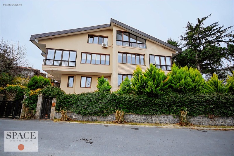 Emirgan Değirmentepe'de Boğaz Manzaralı Satılık Villa