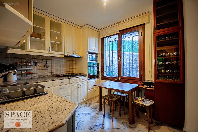 Emirgan Değirmentepe'de Boğaz Manzaralı Satılık Villa — fotoğraf 16