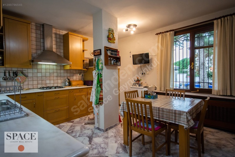 Emirgan Değirmentepe'de Boğaz Manzaralı Satılık Villa — fotoğraf 17