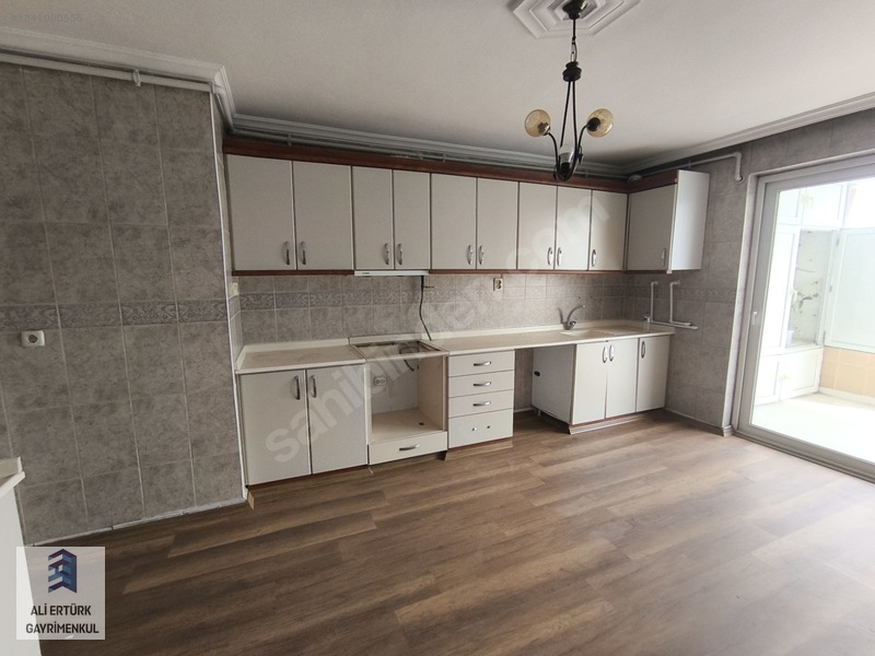 Mücahitler Mah. Ncr Karşısında Arakat 3+1 Kiralık Geniş Daire — fotoğraf 2