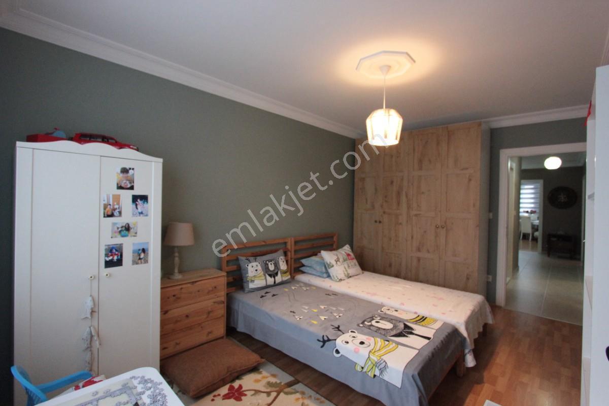 Satılık Emsali Yok !! 6+2 Asansörlü Çift Girişli Dubleks Daire — fotoğraf 16