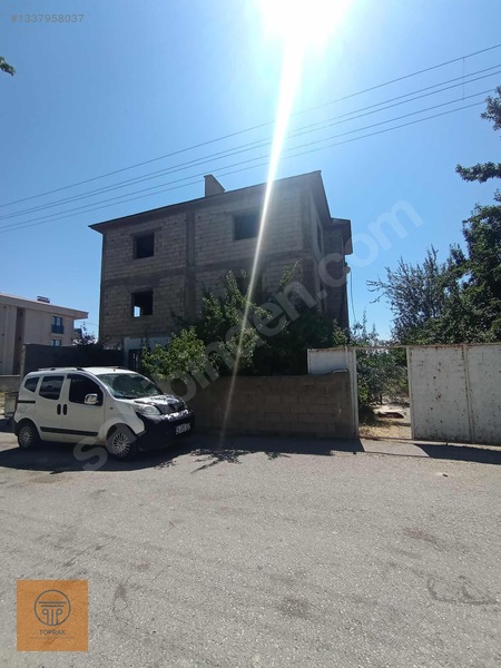 Satılık Arsa İçinde 3 Katlı Kabası Bitmiş İnşaat Var — fotoğraf 6