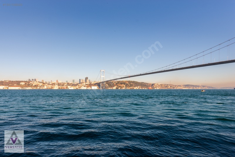 Kuzguncuk'ta 800 M2 Ic Kullanımlı Icı Lüks Yapılı Satılık Yalı