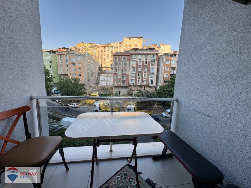 Seyrantepe 560 Kiptaş İbb Bloklarında 2+1 5. Kat Balkonlu — fotoğraf 8