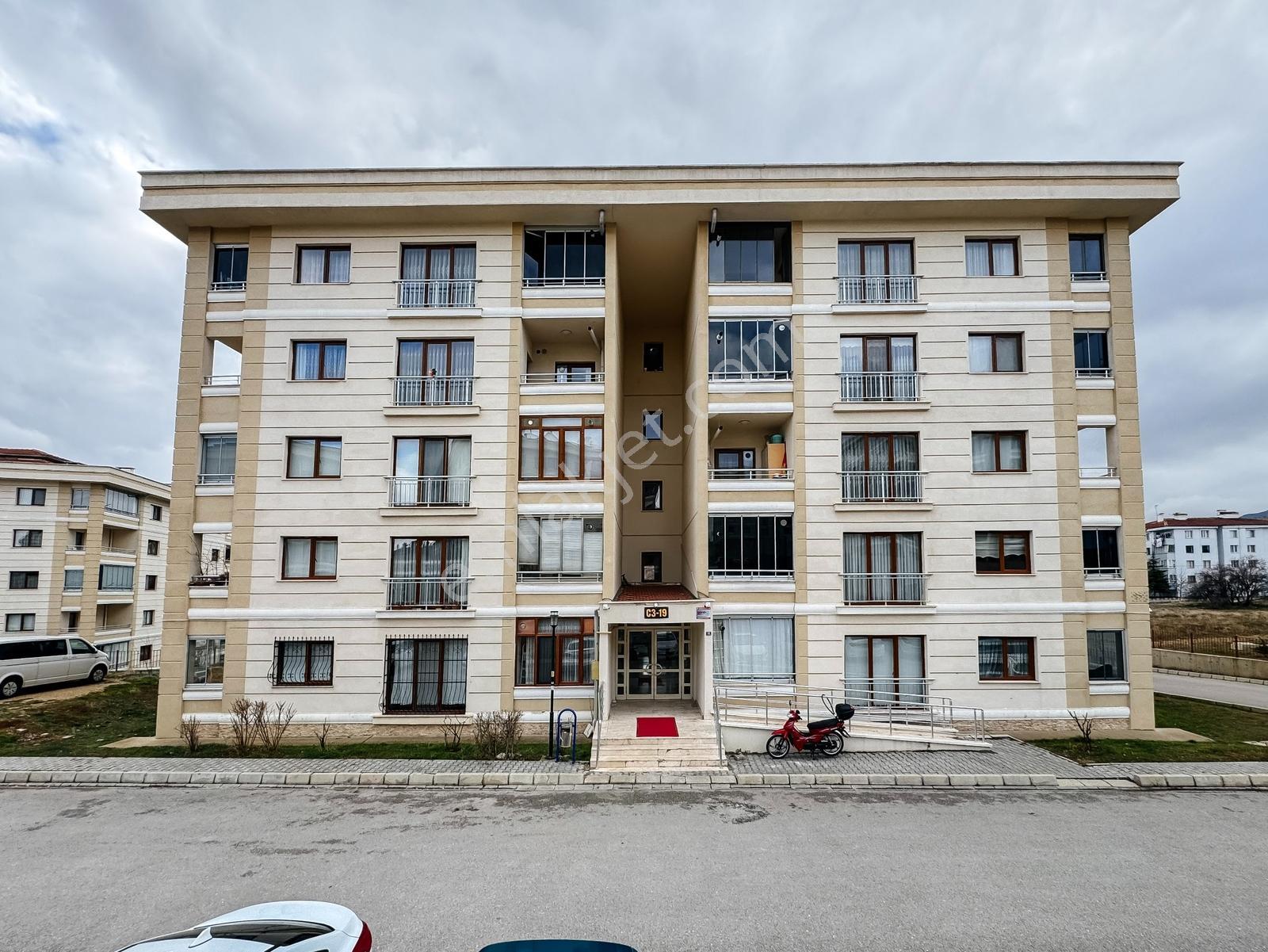 Kanlıca Toki'De Satılık 3+1 Ebeveyn Banyolu Daire
