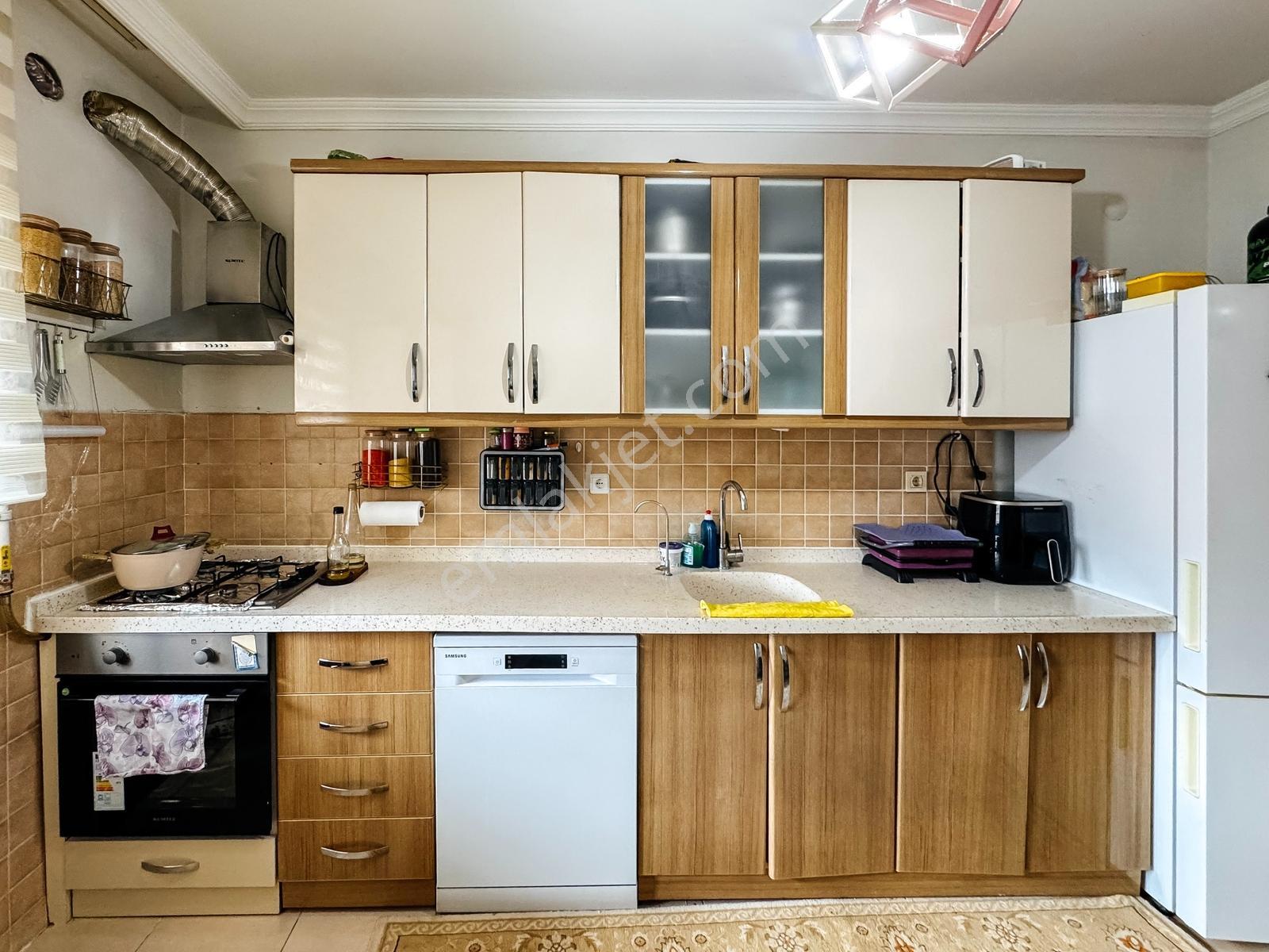 Kanlıca Toki'de Satılık 3+1 Ebeveyn Banyolu Daire — fotoğraf 6
