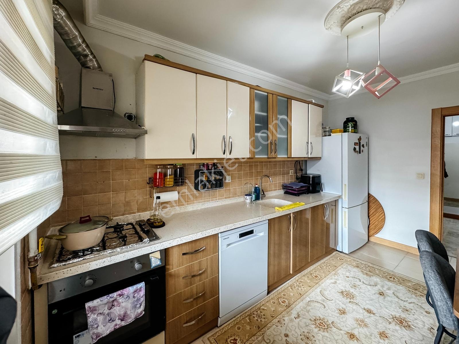 Kanlıca Toki'de Satılık 3+1 Ebeveyn Banyolu Daire — fotoğraf 7