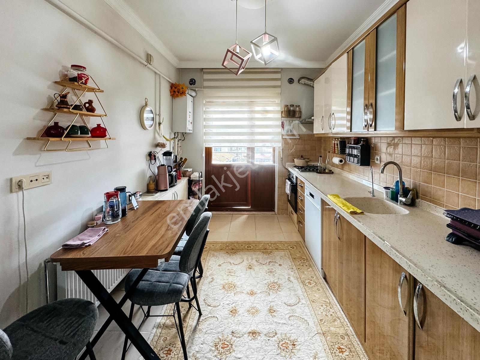 Kanlıca Toki'de Satılık 3+1 Ebeveyn Banyolu Daire — fotoğraf 8
