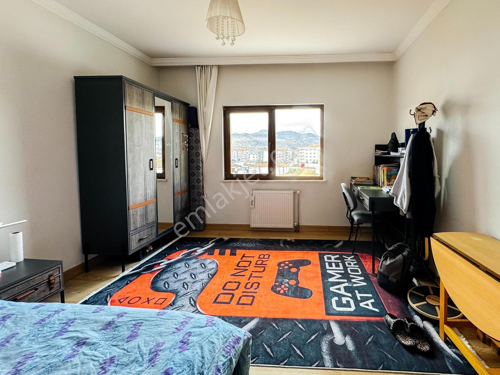 Kanlıca Toki'de Satılık 3+1 Ebeveyn Banyolu Daire — fotoğraf 14