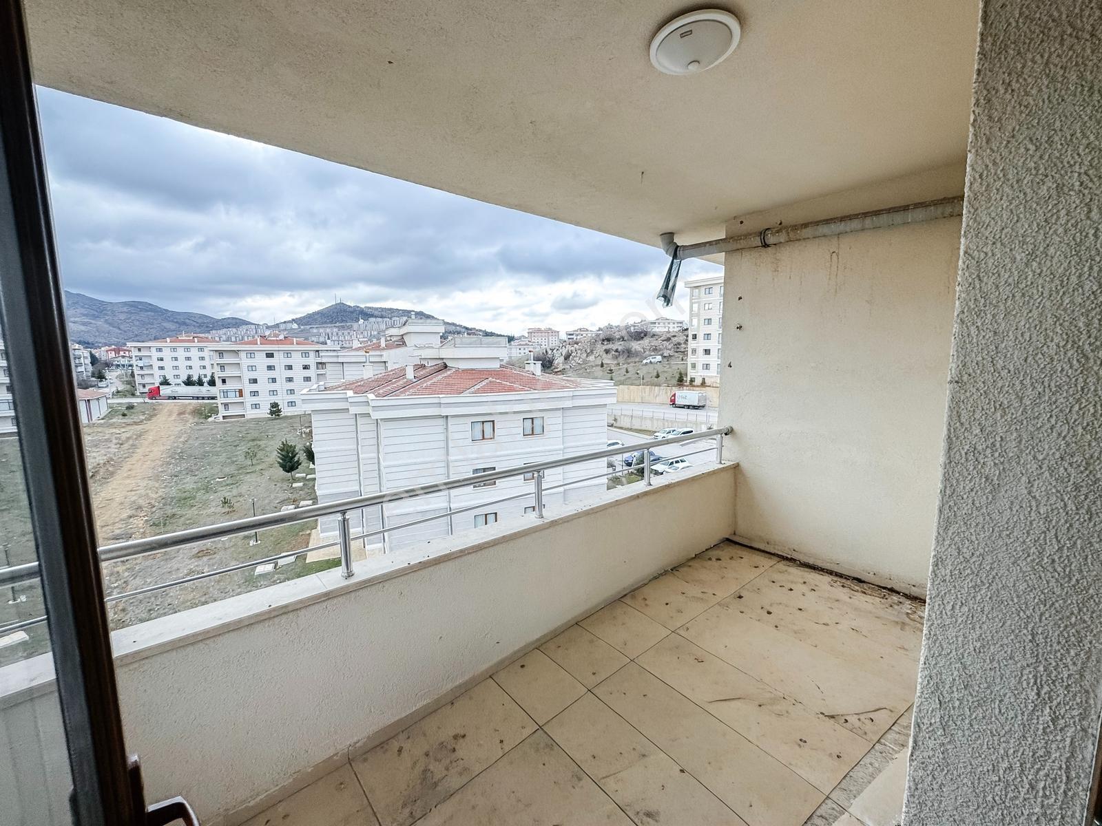 Kanlıca Toki'de Satılık 3+1 Ebeveyn Banyolu Daire — fotoğraf 20