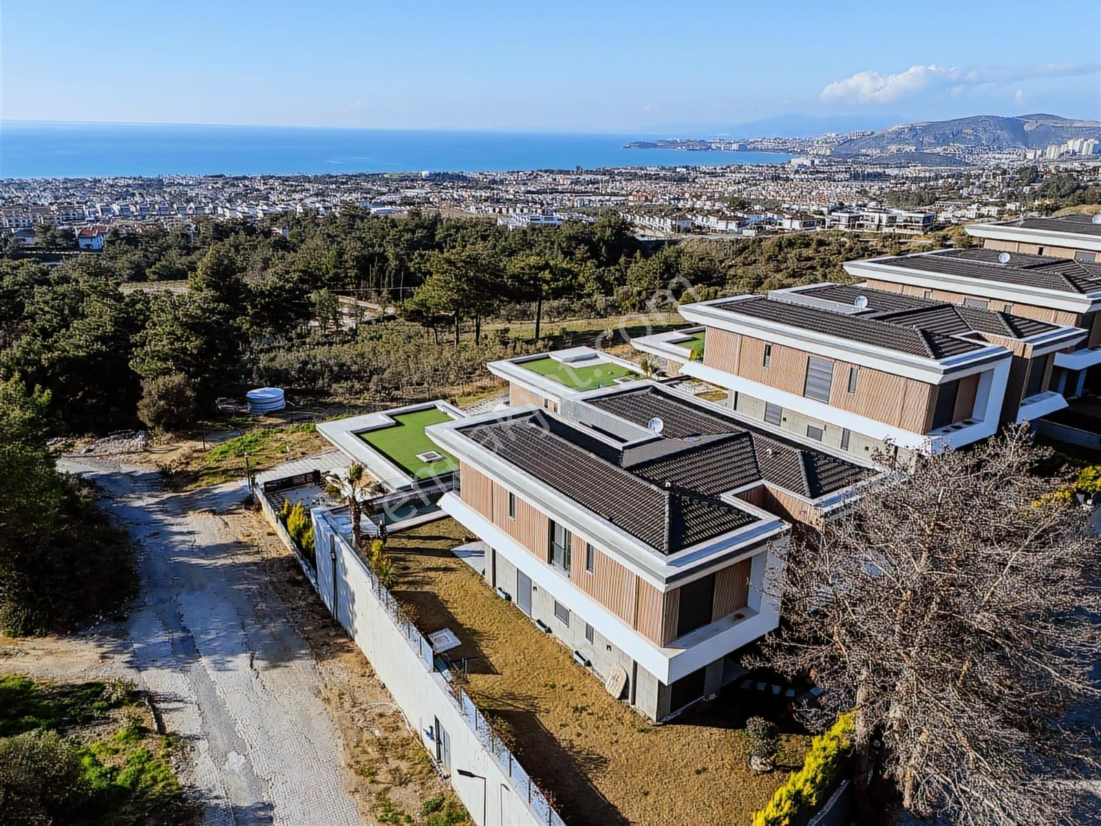 Kuşadası Soğucak'ta Deniz Manzaralı Yanyana 2 Villa Şok Fiyata — fotoğraf 4