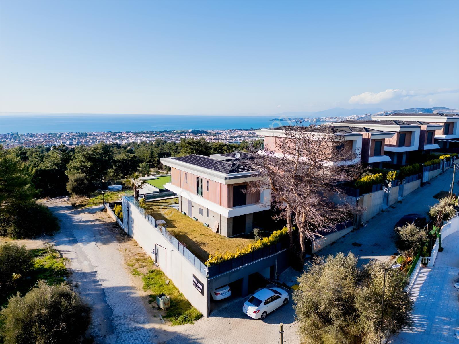 Kuşadası Soğucak'ta Deniz Manzaralı Yanyana 2 Villa Şok Fiyata — fotoğraf 5