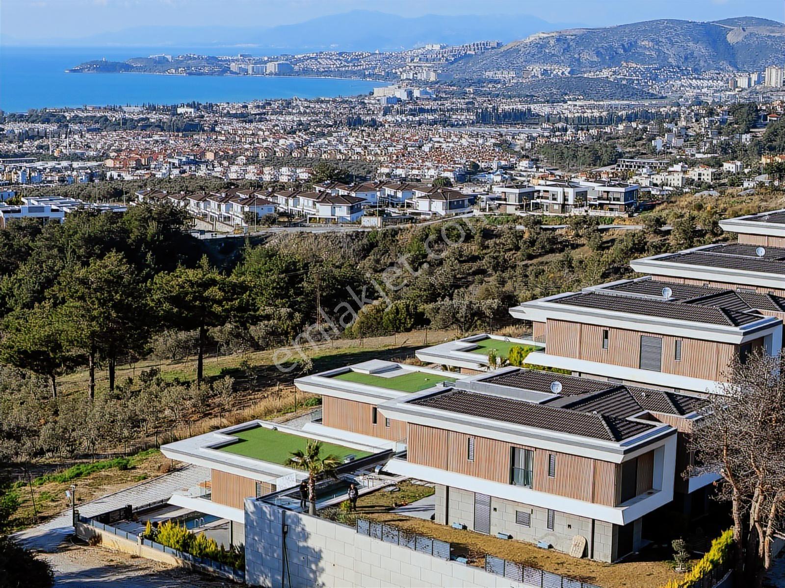 Kuşadası Soğucak'ta Deniz Manzaralı Yanyana 2 Villa Şok Fiyata — fotoğraf 11