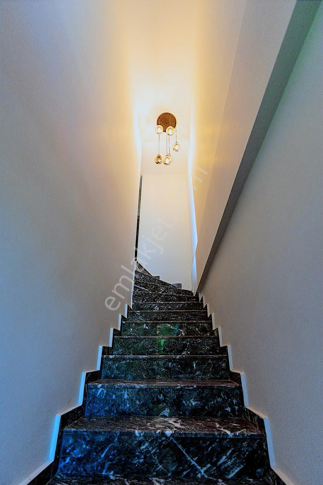 Kuşadası Soğucak'ta Deniz Manzaralı Yanyana 2 Villa Şok Fiyata — fotoğraf 22