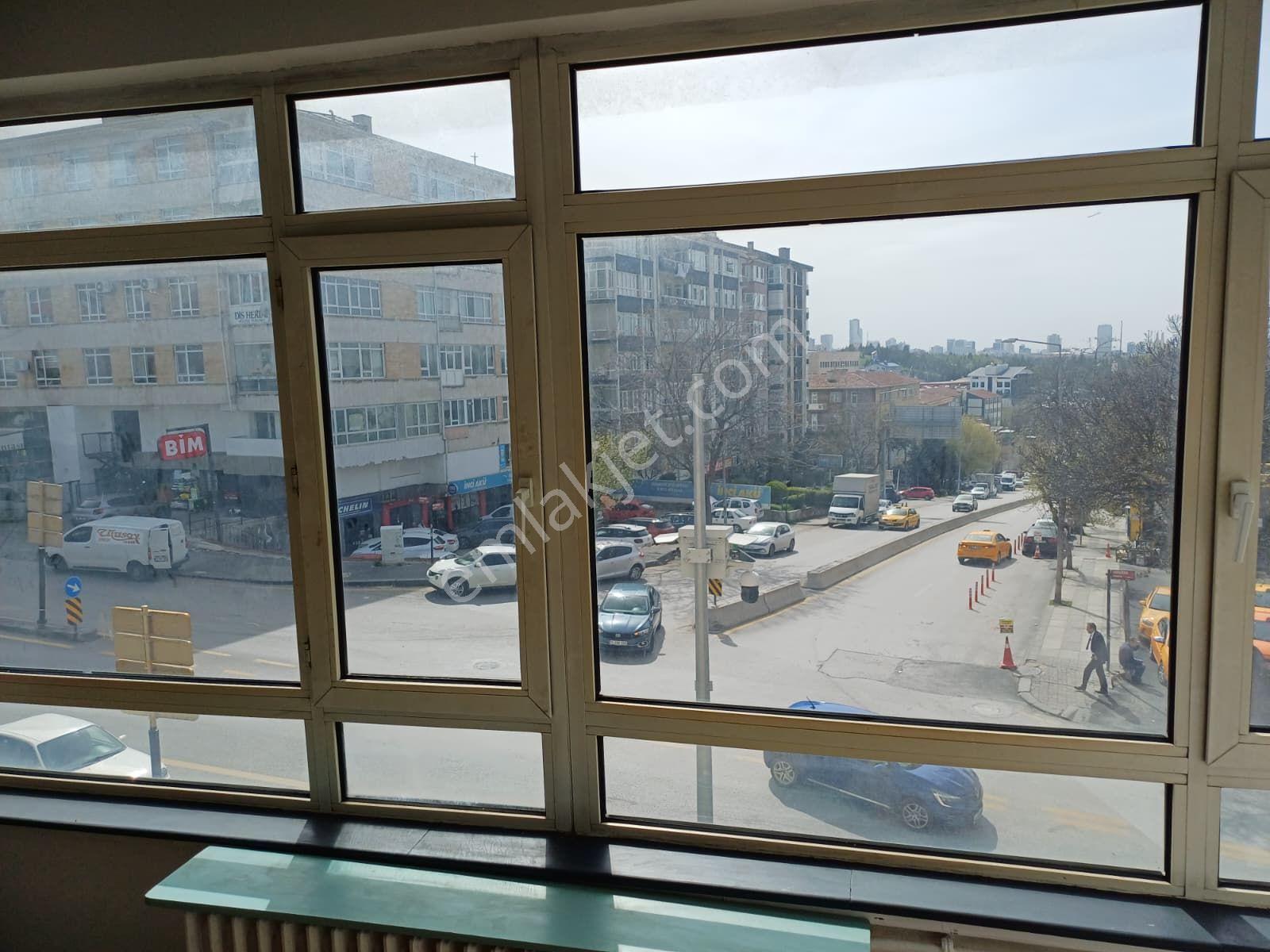 Hoşdere Caddesinde Yukarı Ayrancı Ön Cephe Katta Asansörlü Manzaralı 3+1 Satılık Daire — fotoğraf 3