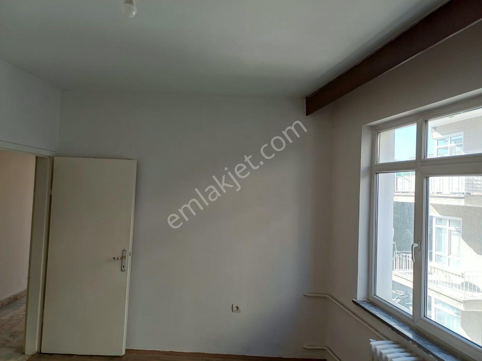 Hoşdere Caddesinde Yukarı Ayrancı Ön Cephe Katta Asansörlü Manzaralı 3+1 Satılık Daire — fotoğraf 20