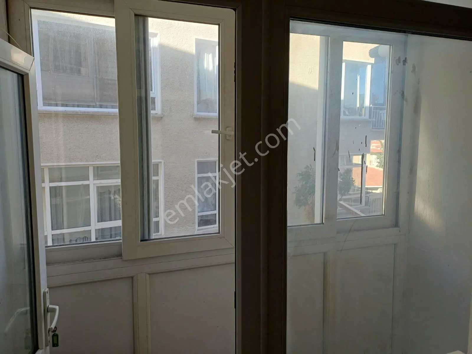 Hoşdere Caddesinde Yukarı Ayrancı Ön Cephe Katta Asansörlü Manzaralı 3+1 Satılık Daire — fotoğraf 34