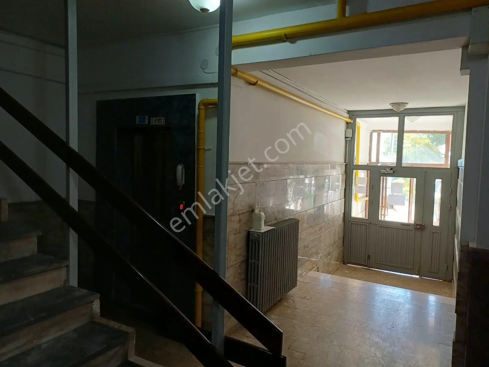 Hoşdere Caddesinde Yukarı Ayrancı Ön Cephe Katta Asansörlü Manzaralı 3+1 Satılık Daire — fotoğraf 36