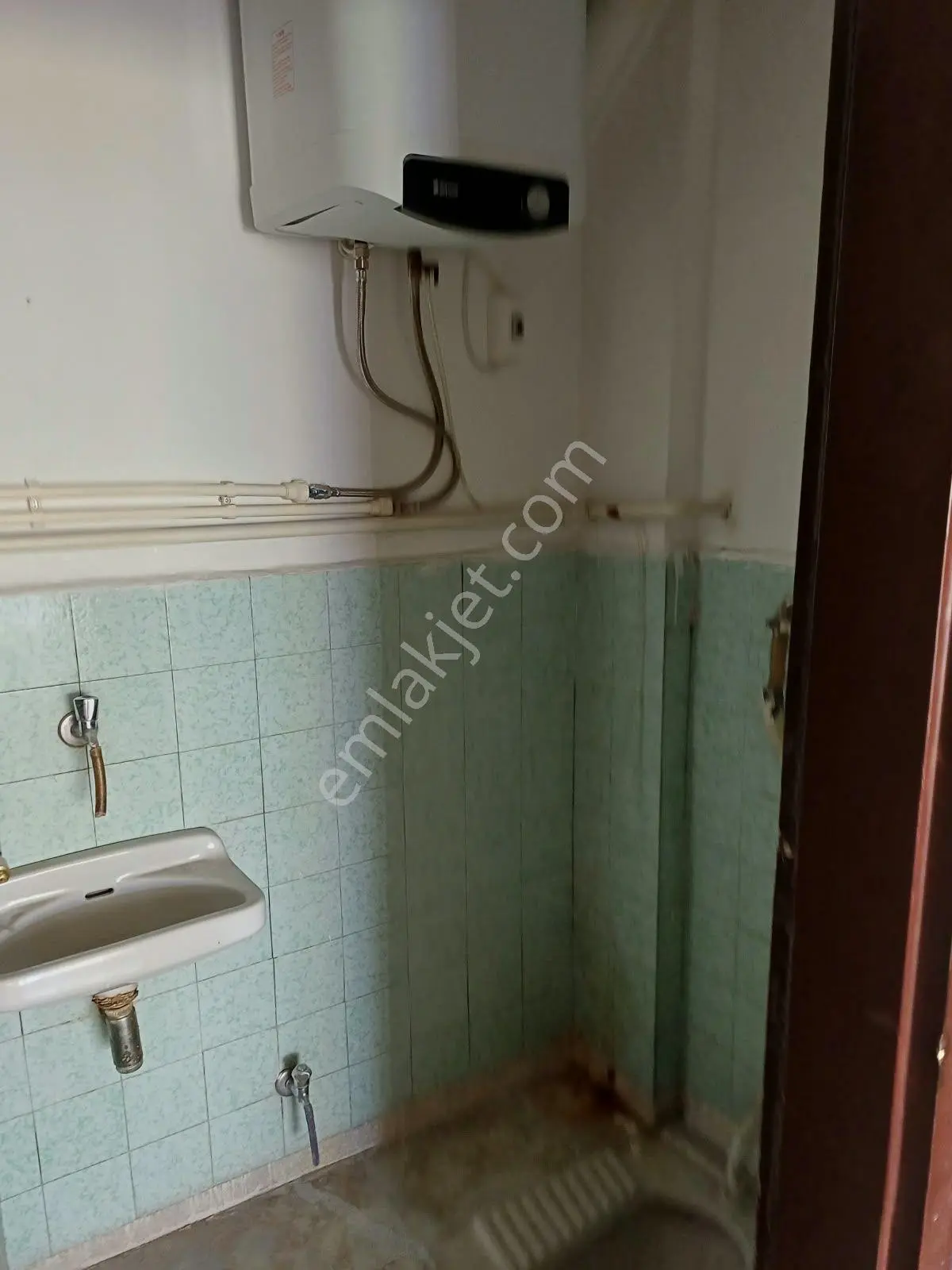 Hoşdere Caddesinde Yukarı Ayrancı Ön Cephe Katta Asansörlü Manzaralı 3+1 Satılık Daire — fotoğraf 40