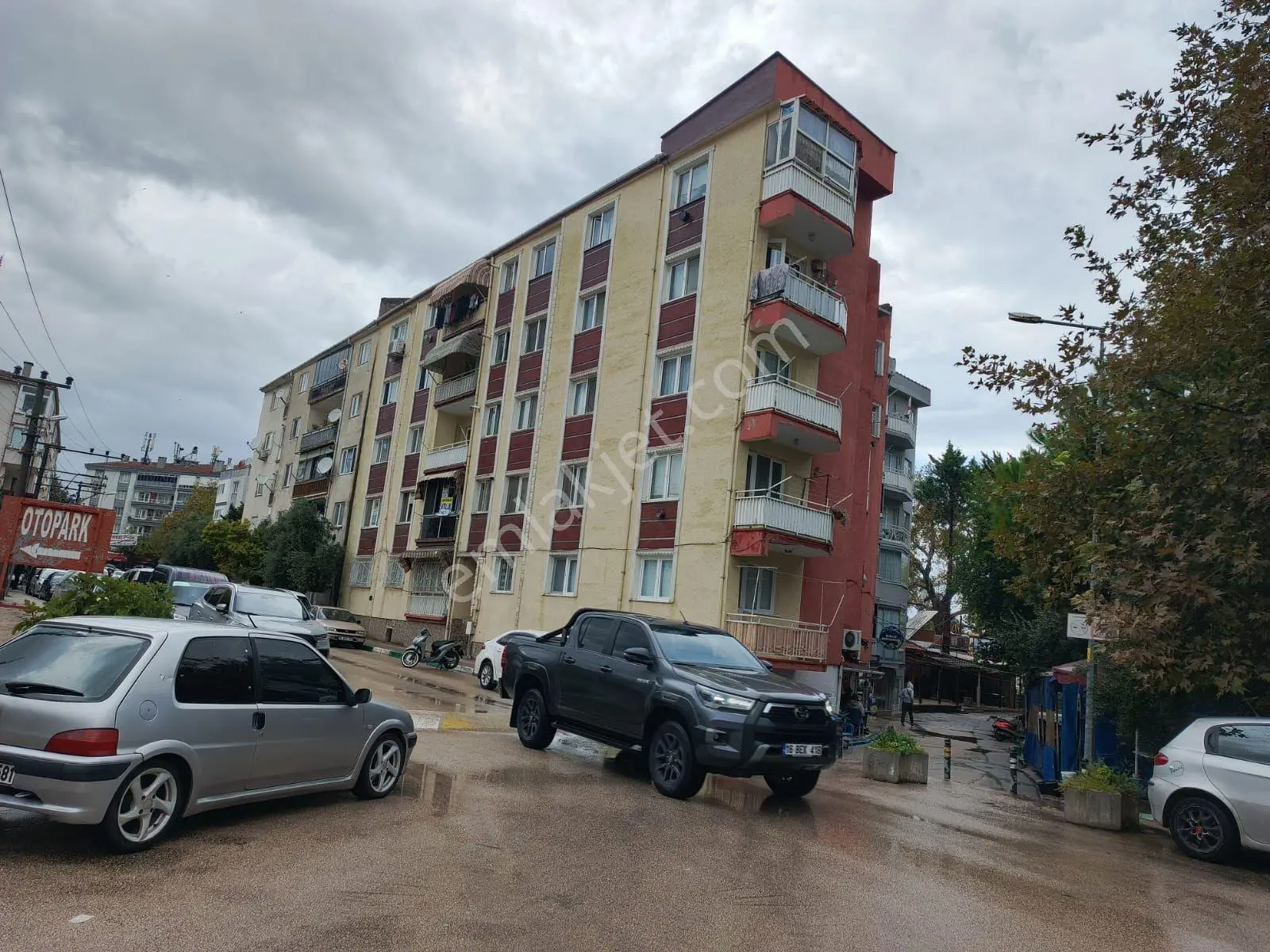 Mudanya Eğitim Mah.de Satılık Daire Merkezde Düzayak 2+1 Asansör Yok 1.kat Çay B...