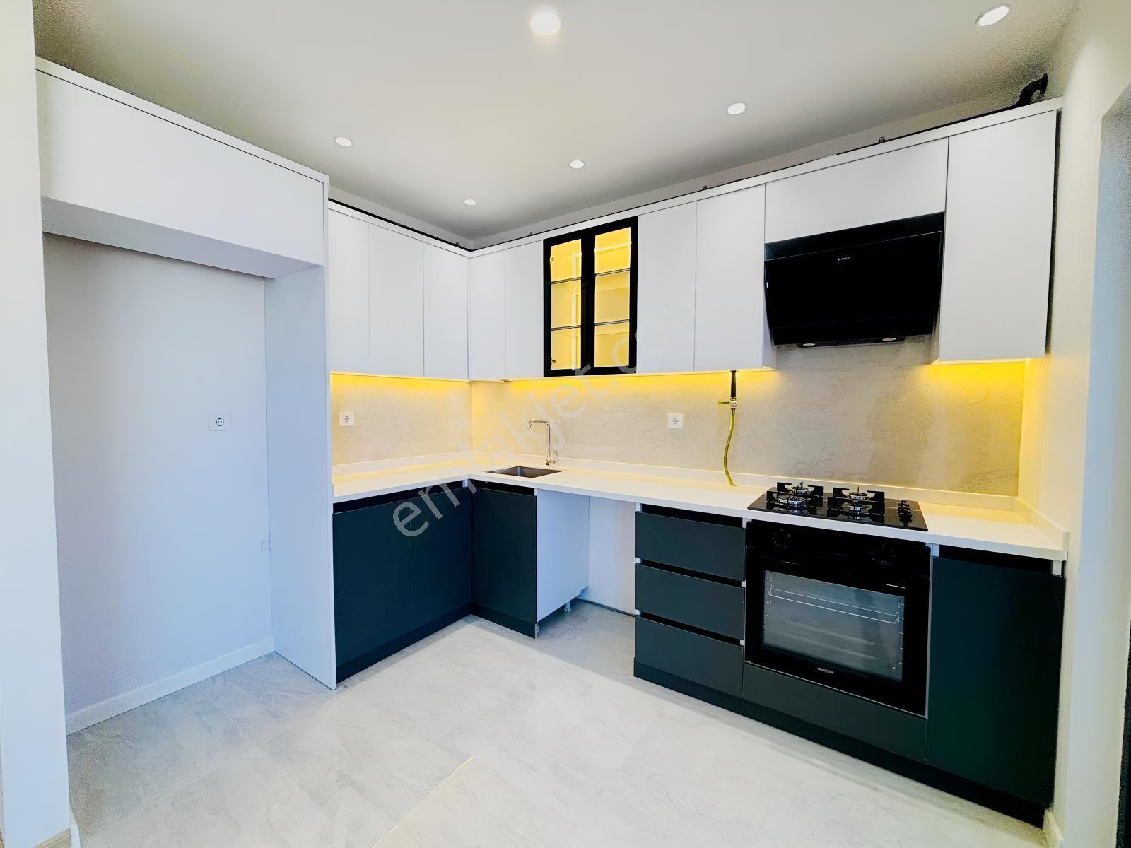 Güven'Den Emsalsiz Kombi Ankastre Kapalı Cam Balkon Takılı 2+0