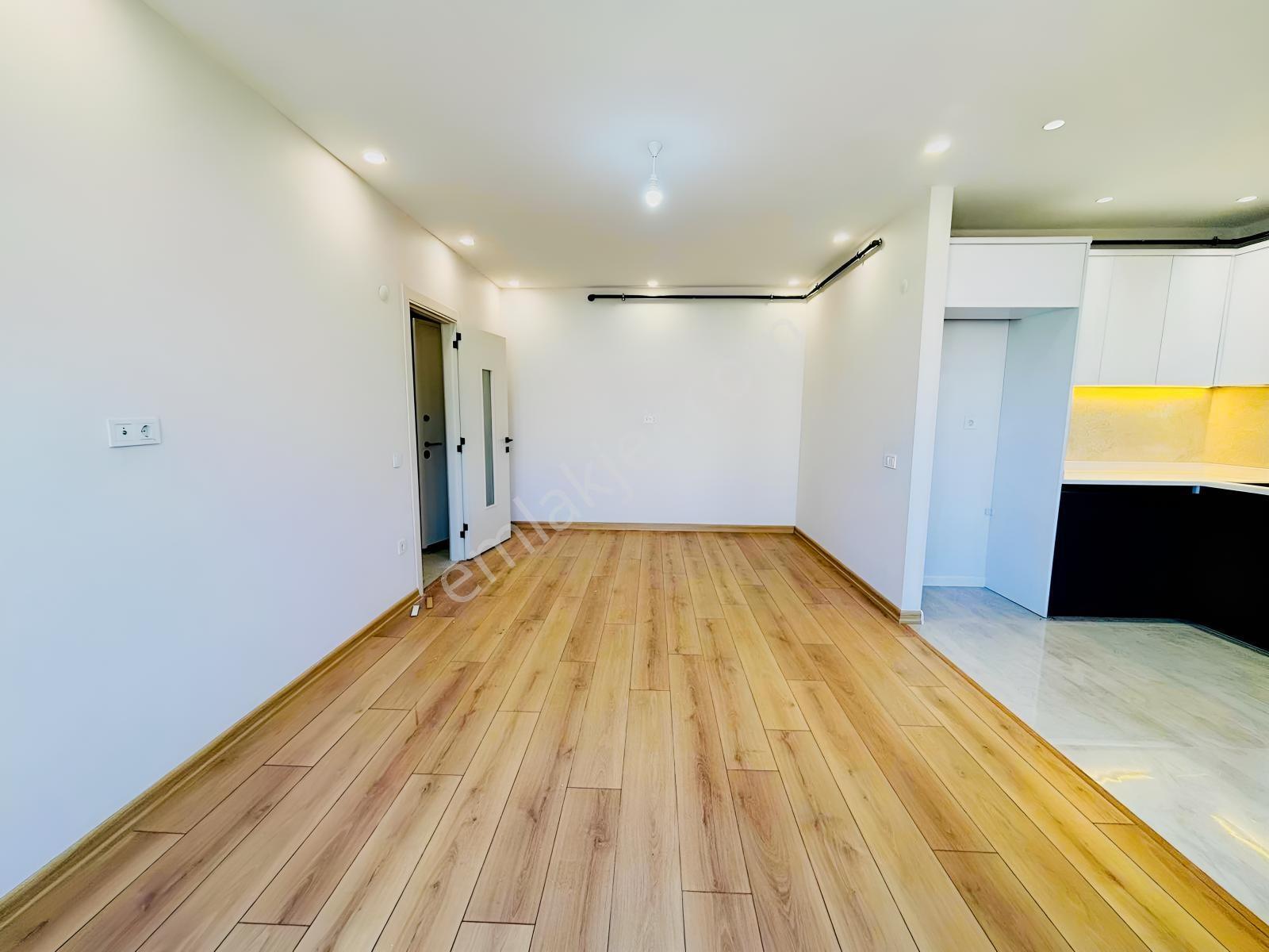 Güven'den Emsalsiz Kombi Ankastre Kapalı Cam Balkon Takılı 2+0 — fotoğraf 3