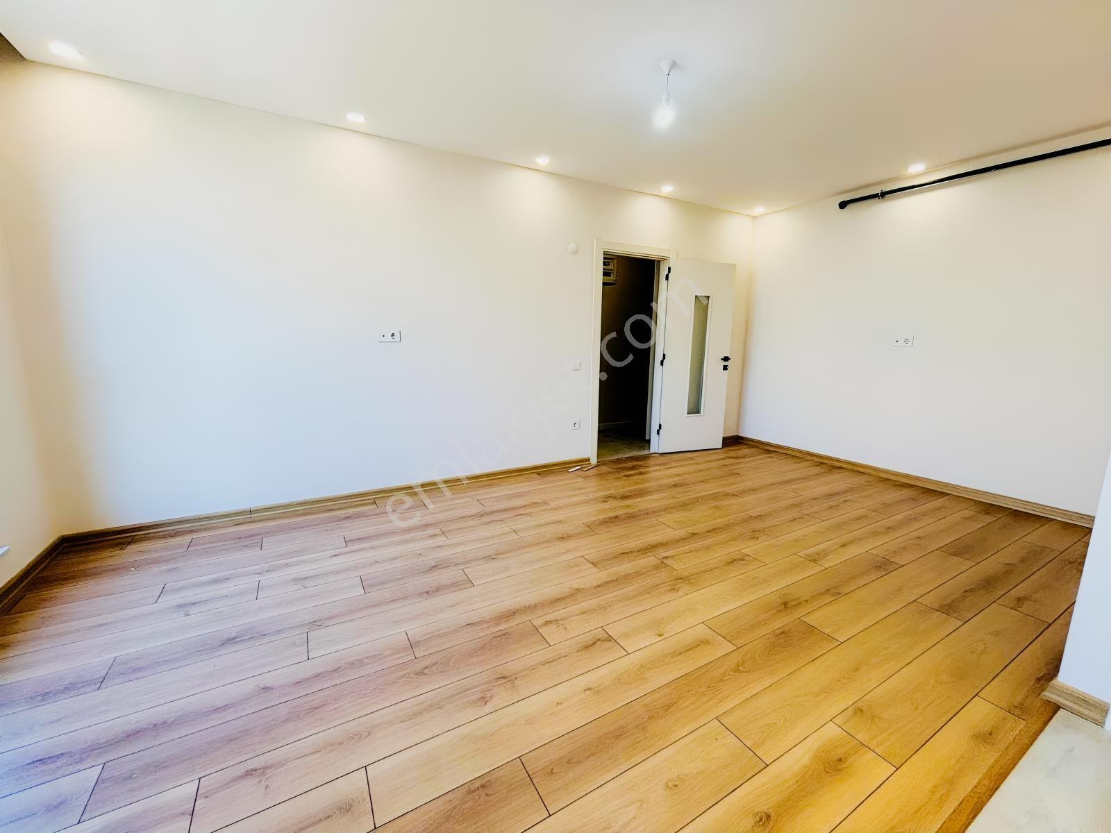 Güven'den Emsalsiz Kombi Ankastre Kapalı Cam Balkon Takılı 2+0 — fotoğraf 4