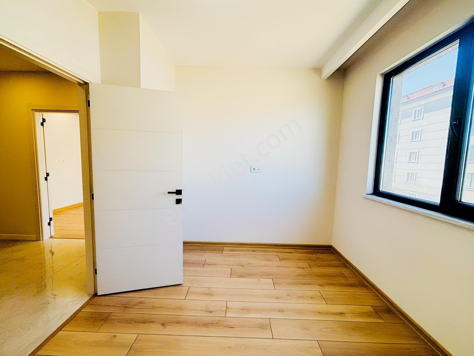 Güven'den Emsalsiz Kombi Ankastre Kapalı Cam Balkon Takılı 2+0 — fotoğraf 11