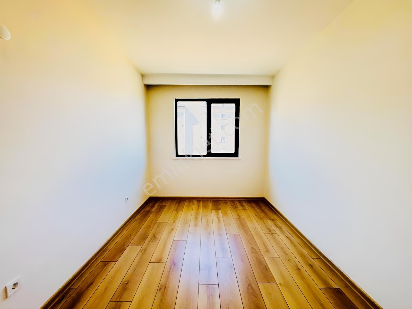 Güven'den Emsalsiz Kombi Ankastre Kapalı Cam Balkon Takılı 2+0 — fotoğraf 12
