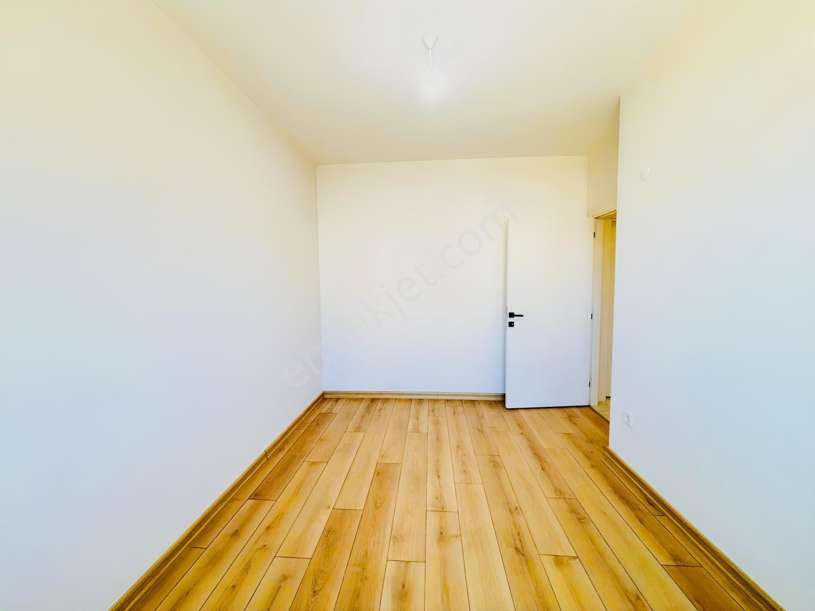 Güven'den Emsalsiz Kombi Ankastre Kapalı Cam Balkon Takılı 2+0 — fotoğraf 13