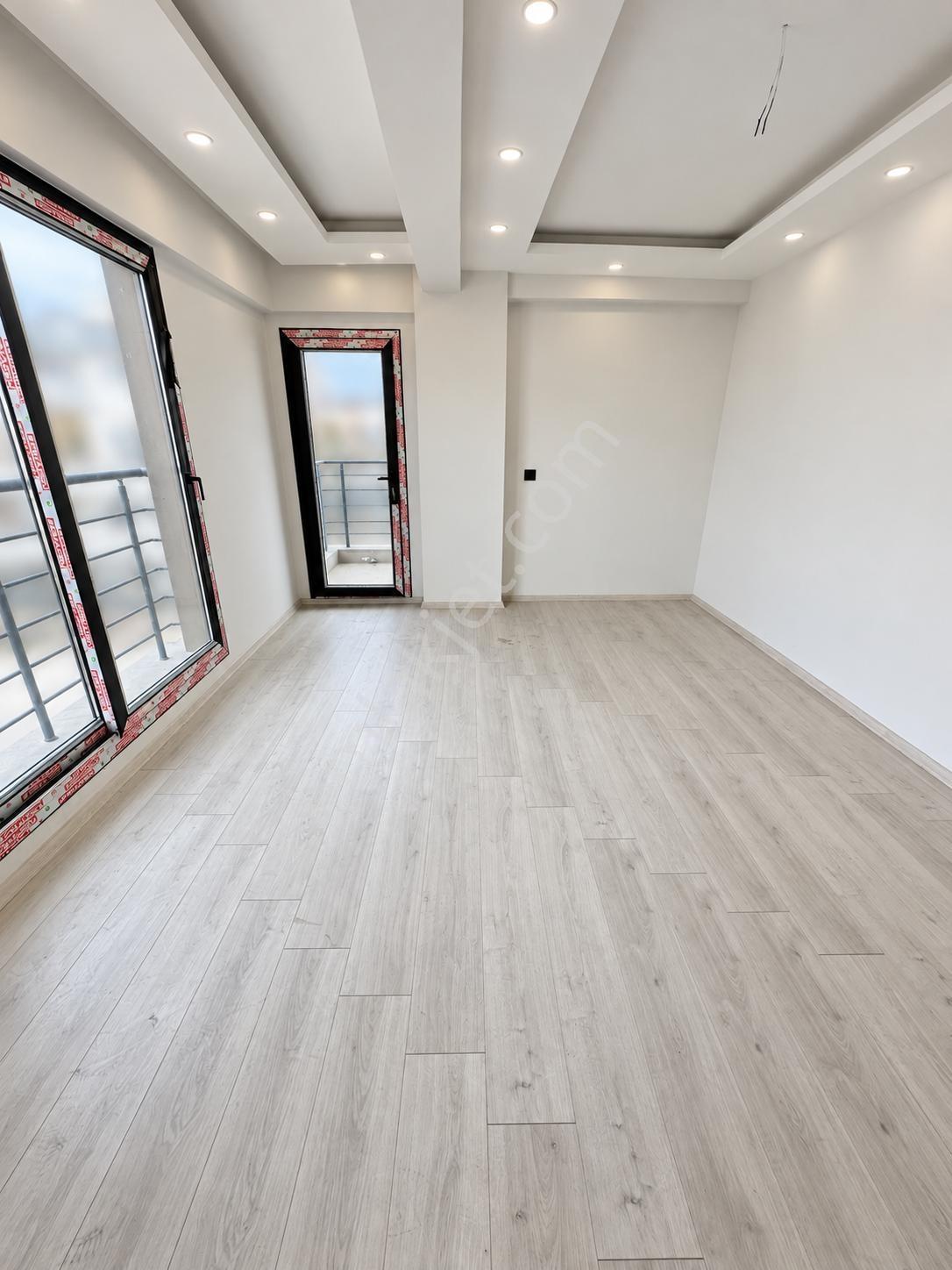 Zeki Emlak'tan Muradiye'de Satılık 2+1 Kapalı Mutfak Sıfır Daire — fotoğraf 5