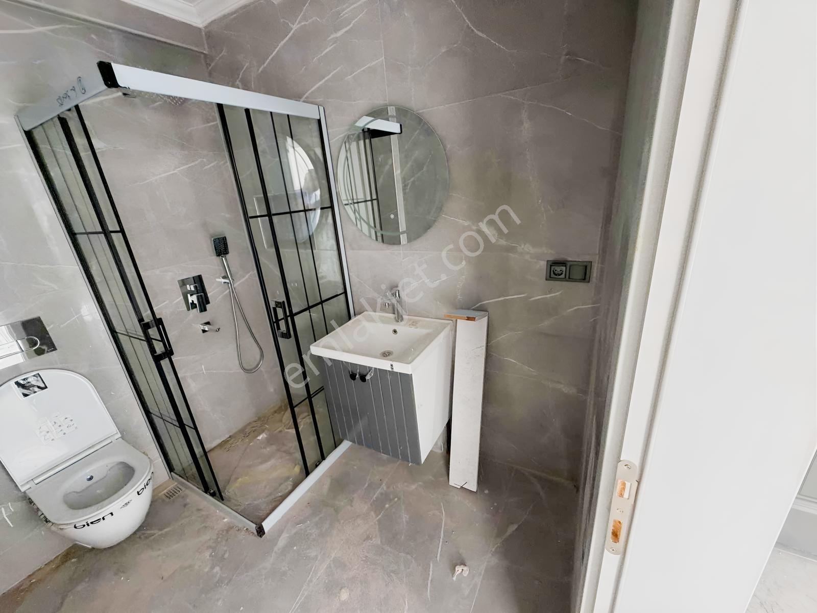 Fethiye Çalıca Mahallesinde Asansörü Havuzlu Satılık 1+1 Daire — fotoğraf 7
