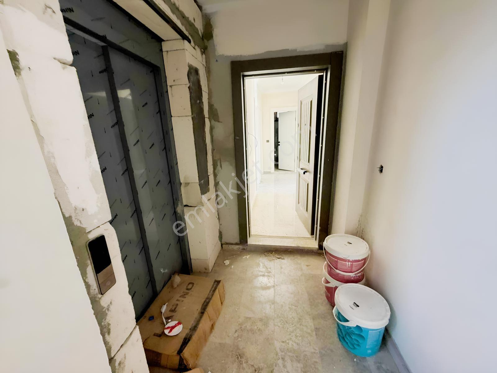 Fethiye Çalıca Mahallesinde Asansörü Havuzlu Satılık 1+1 Daire — fotoğraf 10