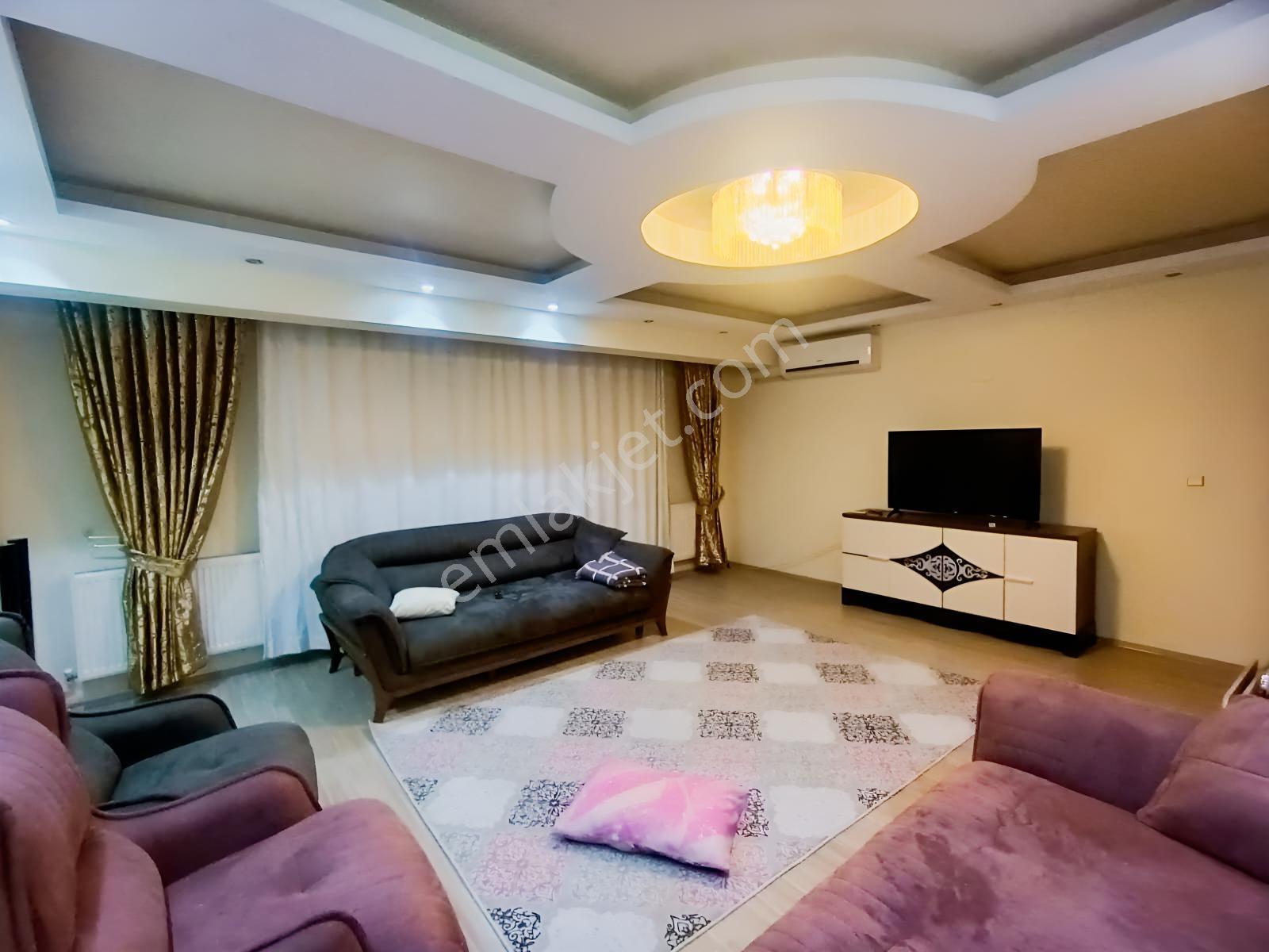 Eşme Üç Eylül Mah. Atatürk Bulvarı Üzeri 160 M² 3+1 Süper Lüks D
