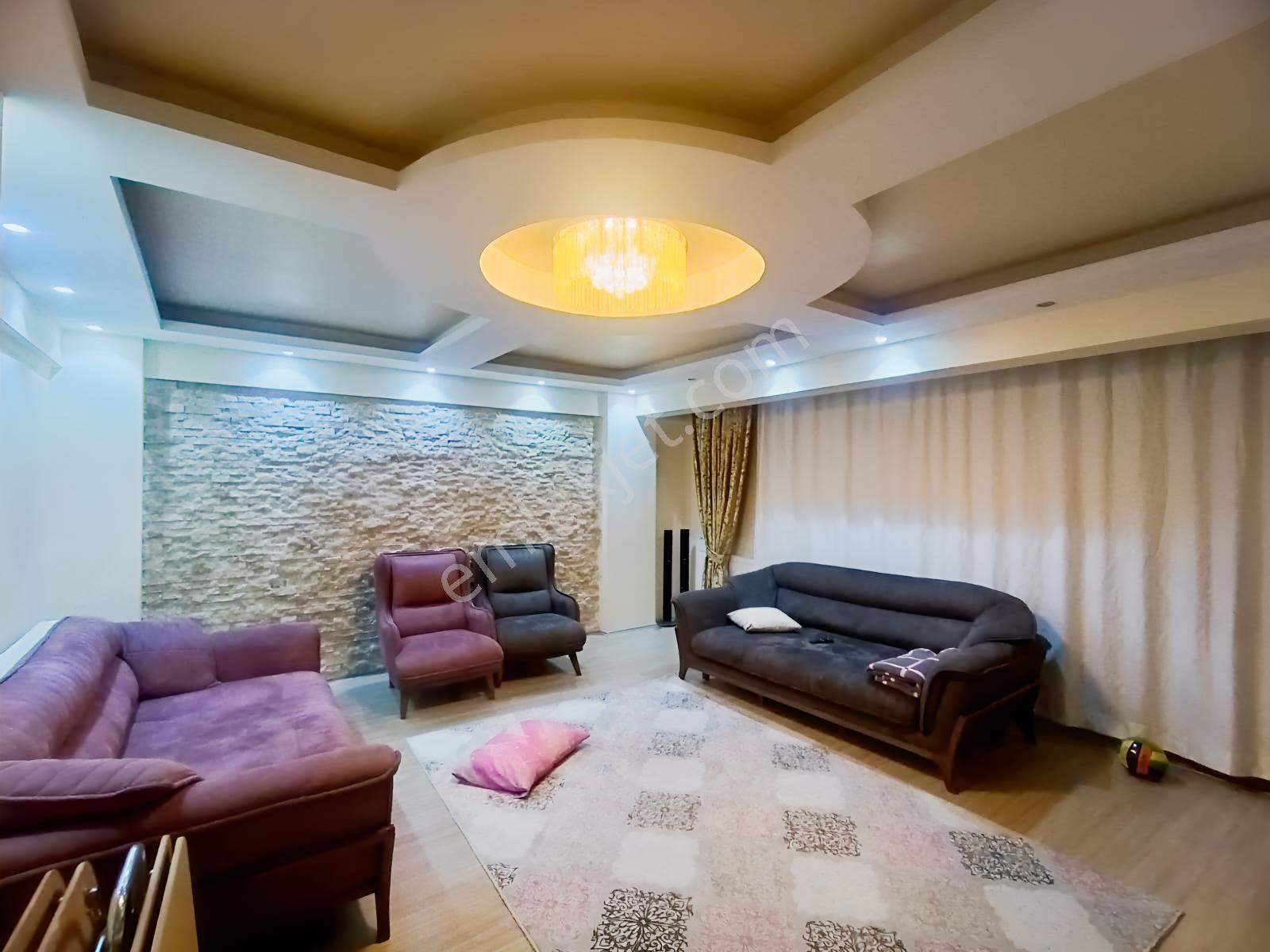 Eşme Üç Eylül Mah. Atatürk Bulvarı Üzeri 160 M² 3+1 Süper Lüks D — fotoğraf 16